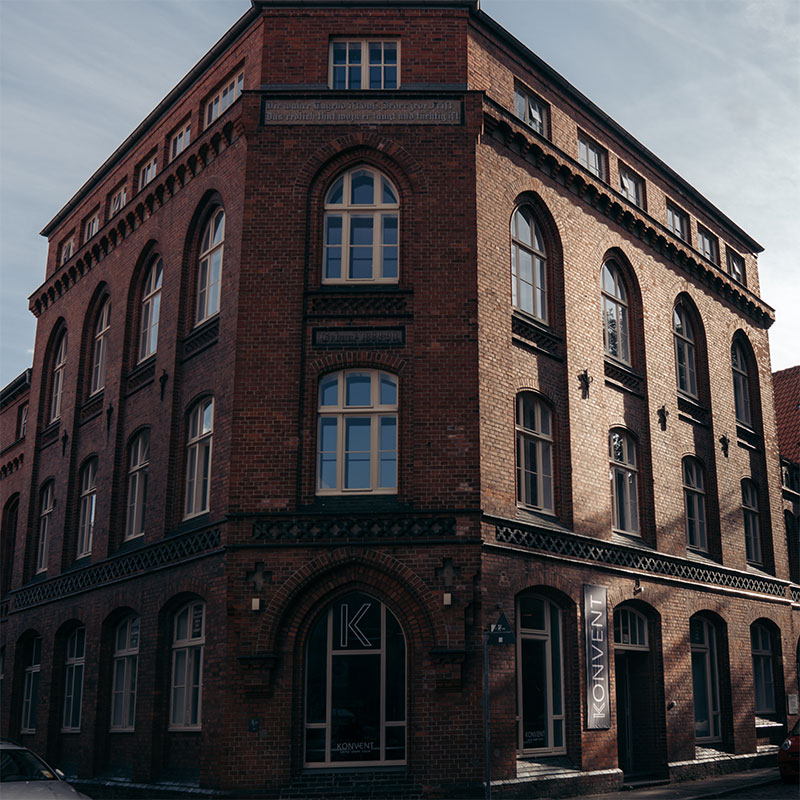 Altstadt Café Lübeck - Blick auf das Konvent Café im historischen Zentrum